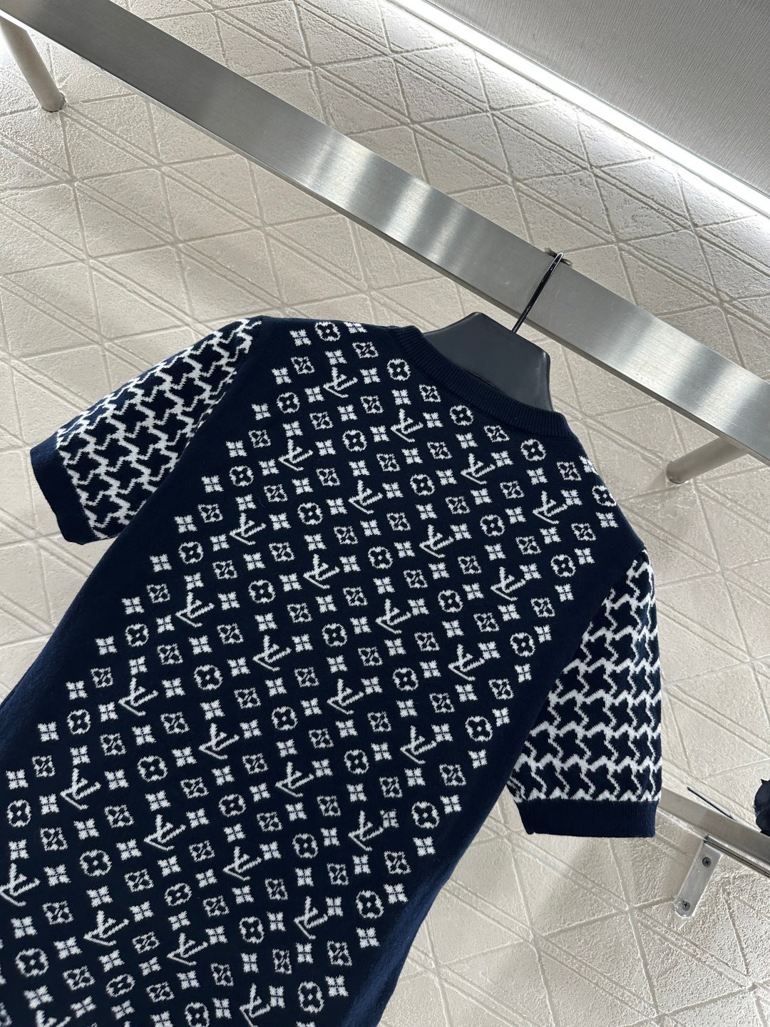 Jacquard round neck short sleeved sweater