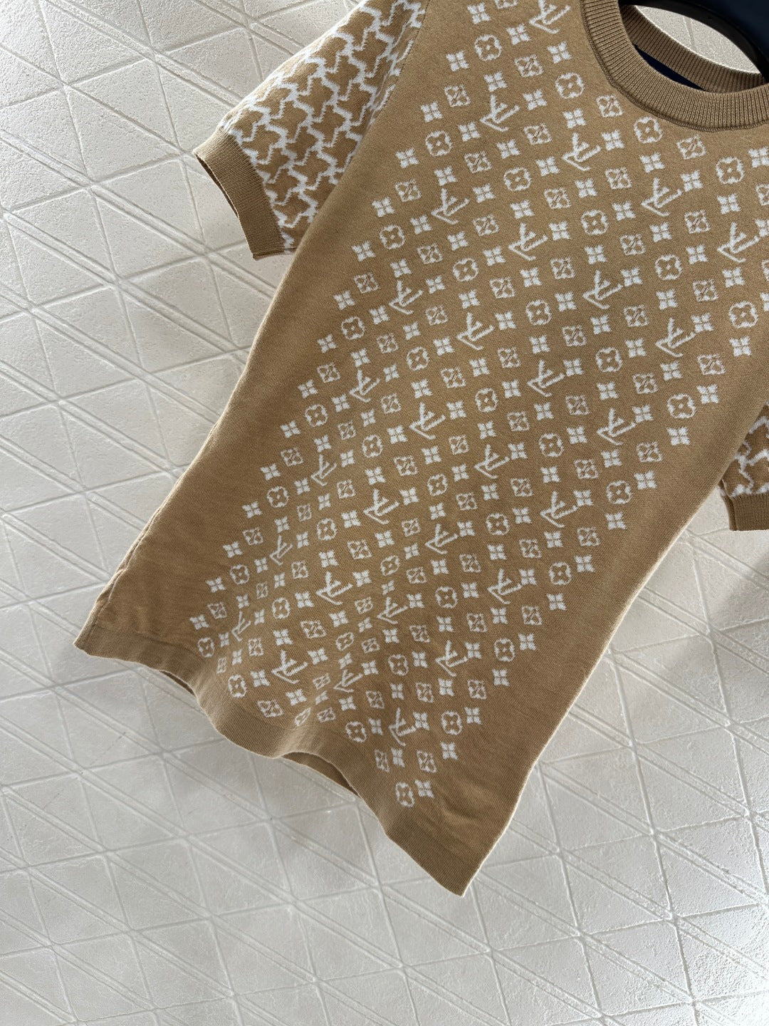 Jacquard round neck short sleeved sweater