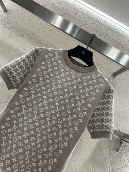 Jacquard round neck short sleeved sweater