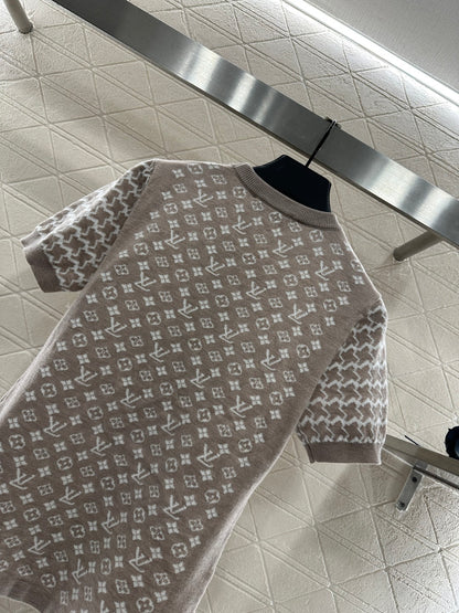 Jacquard round neck short sleeved sweater