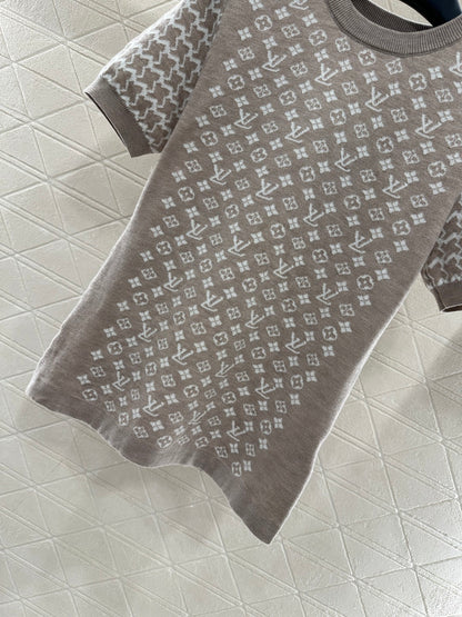 Jacquard round neck short sleeved sweater