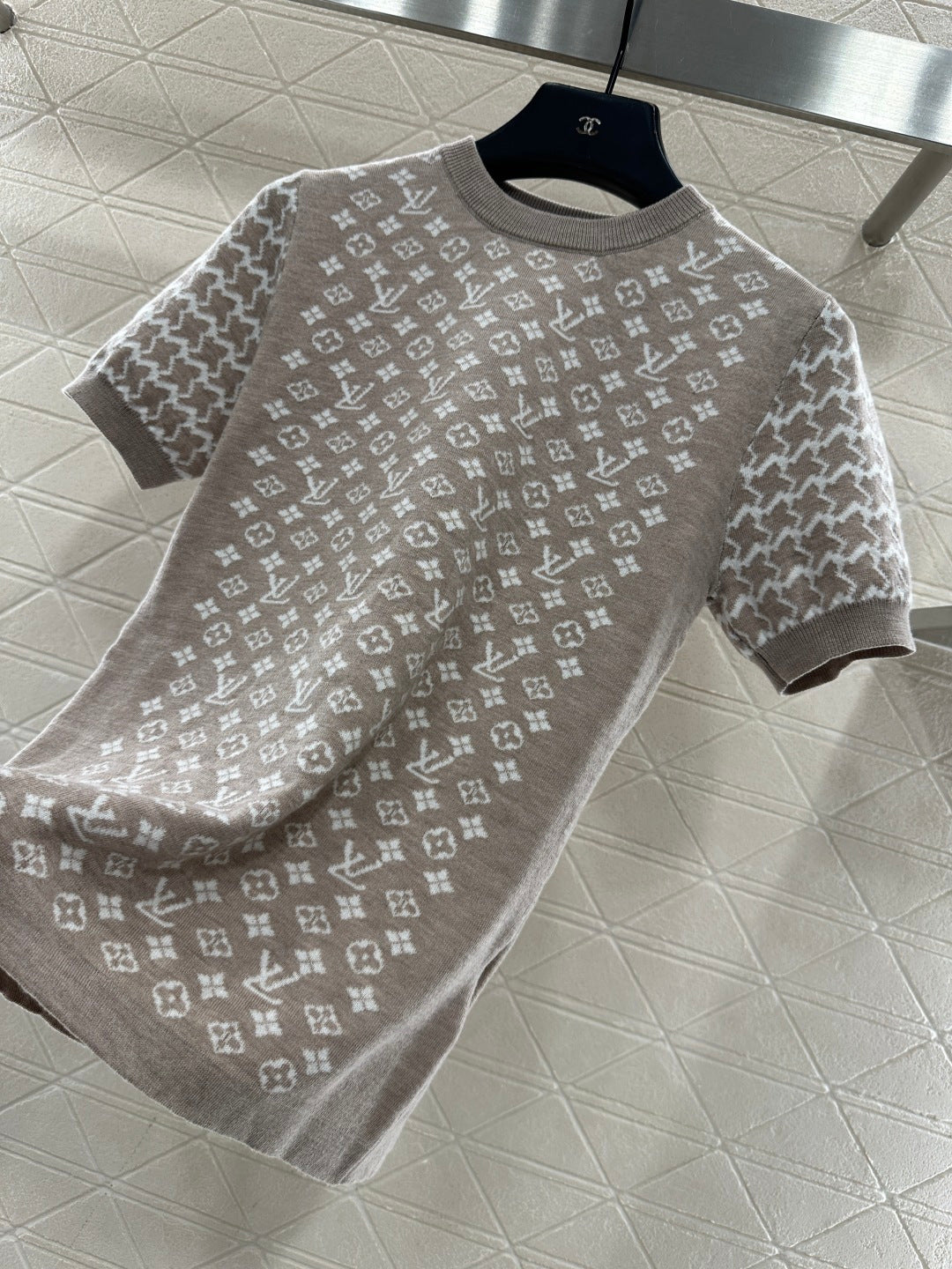 Jacquard round neck short sleeved sweater