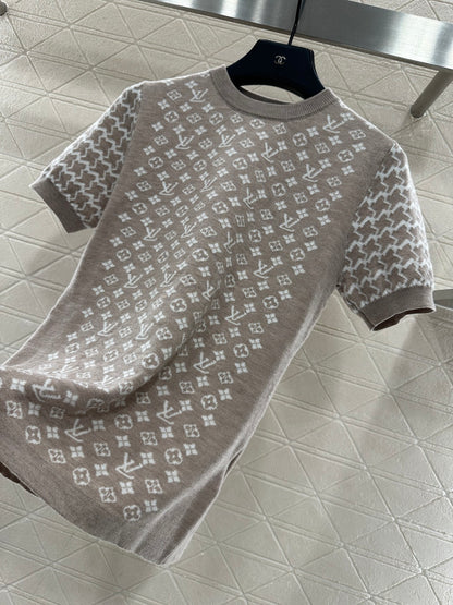 Jacquard round neck short sleeved sweater