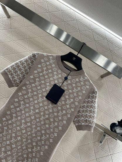 Jacquard round neck short sleeved sweater