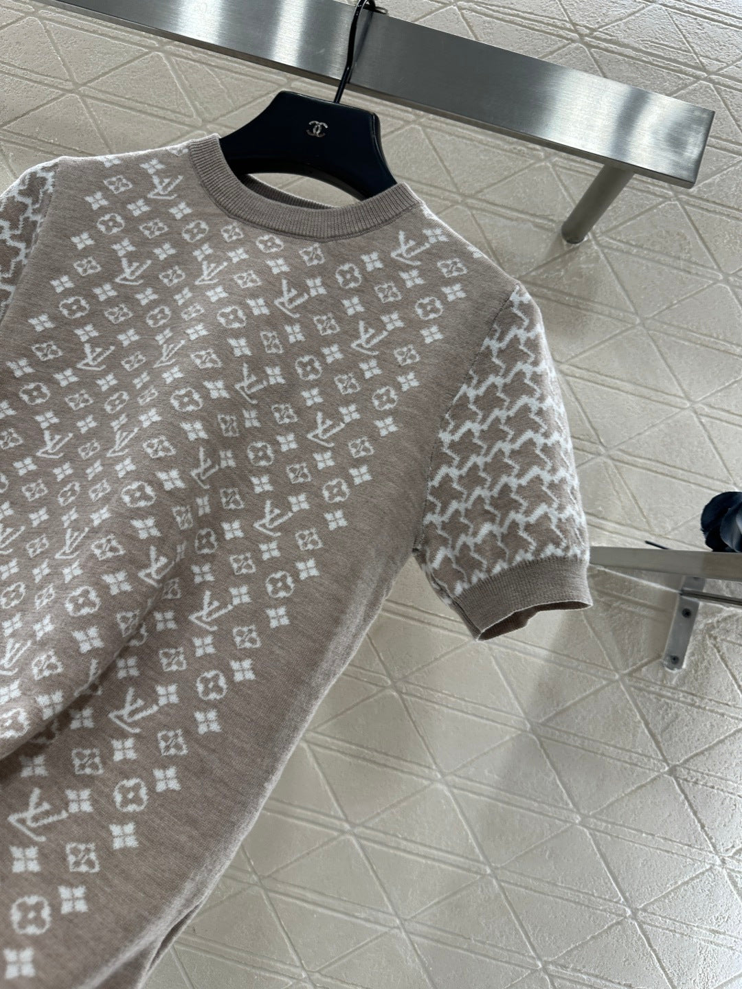 Jacquard round neck short sleeved sweater