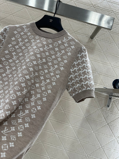 Jacquard round neck short sleeved sweater