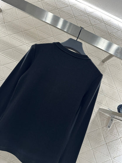 Suede round neck nail bead long sleeved shirt