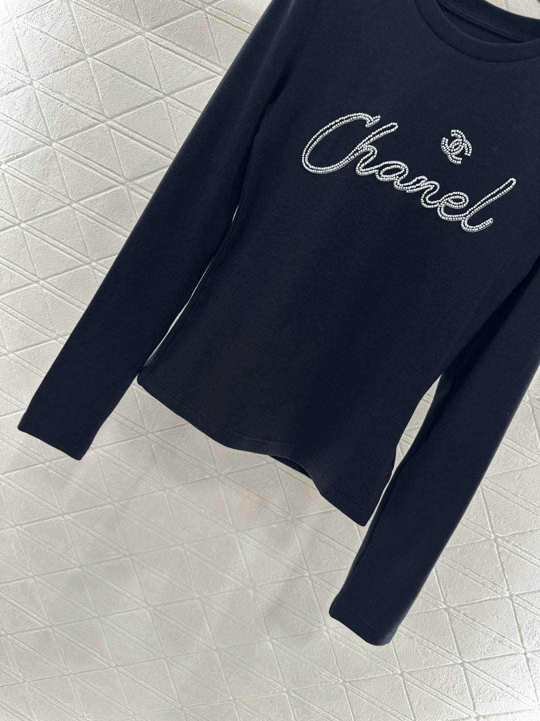 Suede round neck nail bead long sleeved shirt