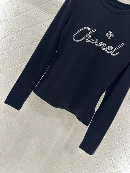 Suede round neck nail bead long sleeved shirt