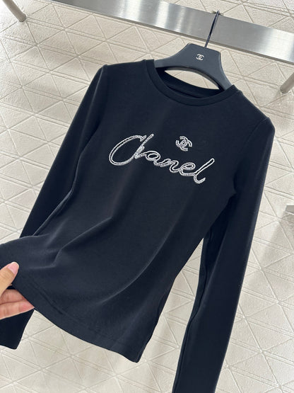 Suede round neck nail bead long sleeved shirt