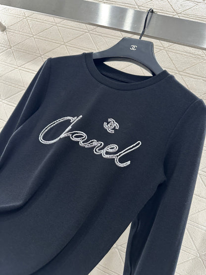 Suede round neck nail bead long sleeved shirt