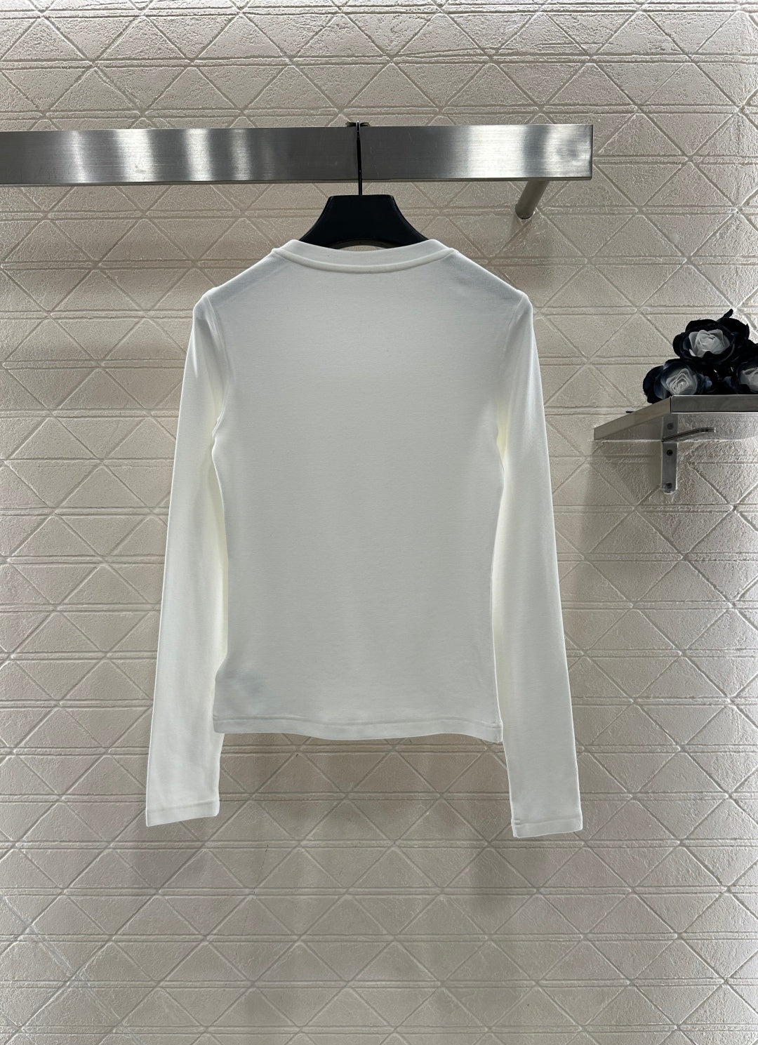 Suede round neck nail bead long sleeved shirt