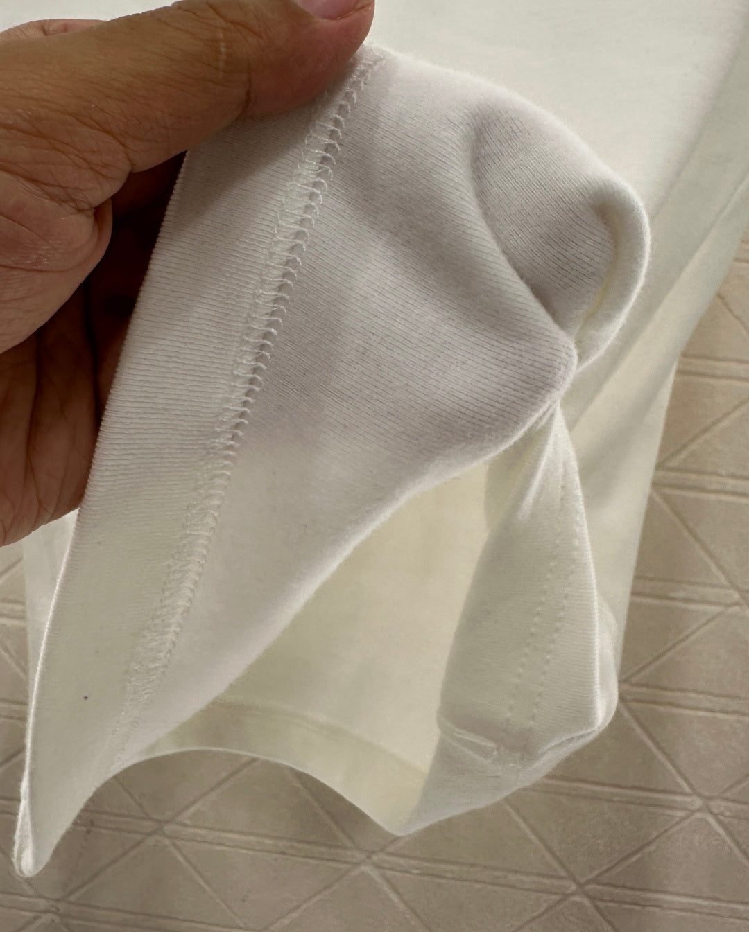 Suede round neck nail bead long sleeved shirt