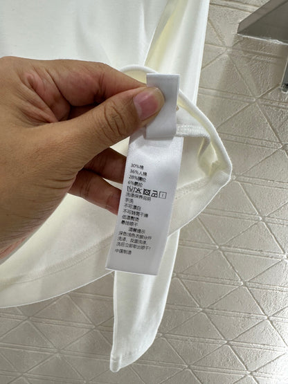 Suede round neck nail bead long sleeved shirt