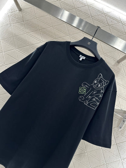 Round neck embroidered cat 𝑇𝑒𝑒