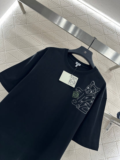 Round neck embroidered cat 𝑇𝑒𝑒