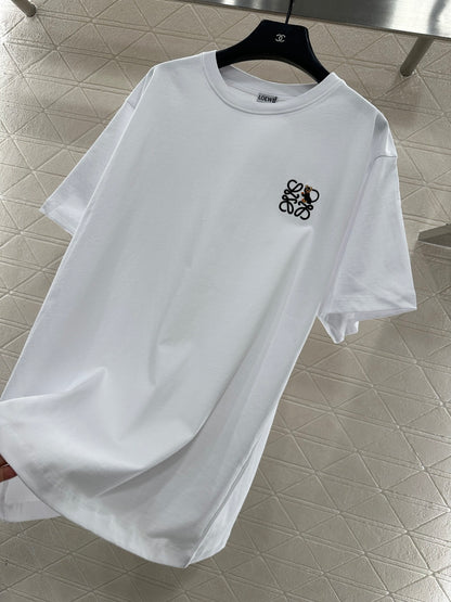 Round neck embroidered cat 𝑇𝑒𝑒