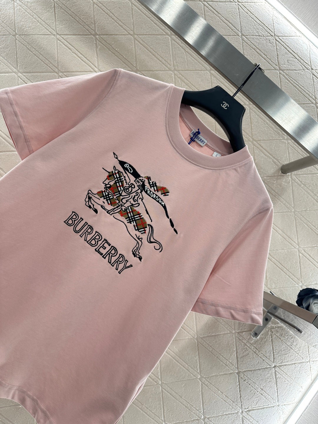 Embroidered warhorse 𝑇𝑒𝑒