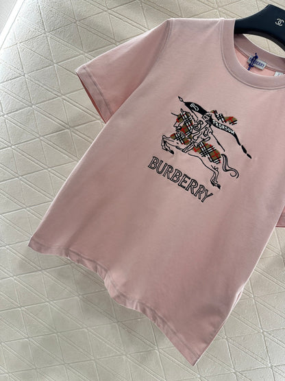 Embroidered warhorse 𝑇𝑒𝑒