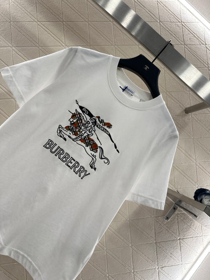 Embroidered warhorse 𝑇𝑒𝑒