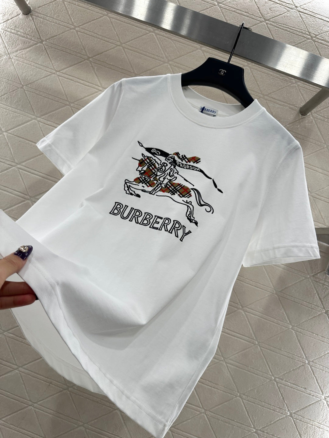 Embroidered warhorse 𝑇𝑒𝑒