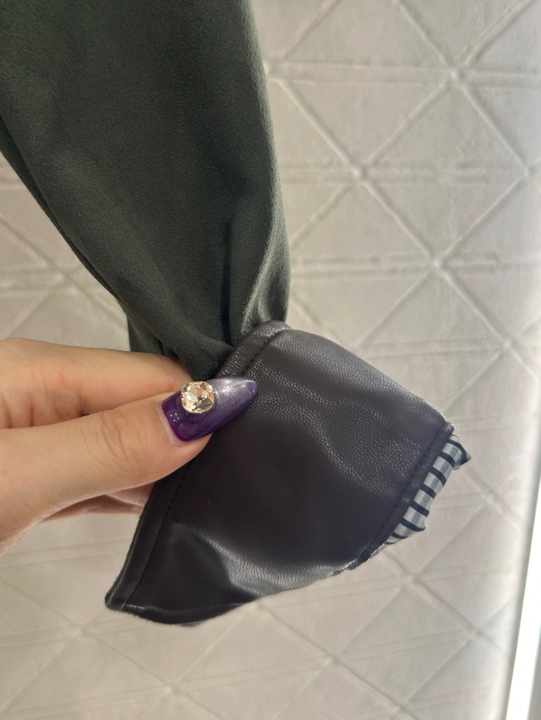 Collar jacket with patchwork leather