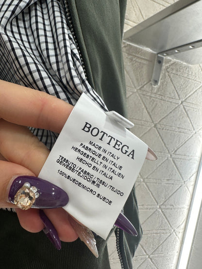 Collar jacket with patchwork leather