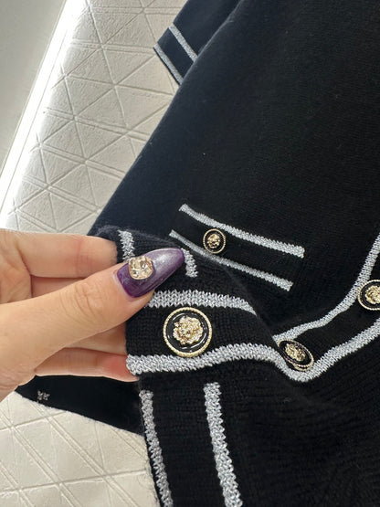 Striped edge wrapped short sleeved shirt