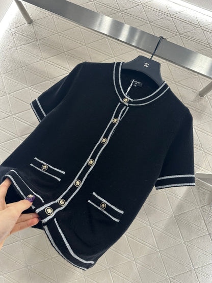 Striped edge wrapped short sleeved shirt