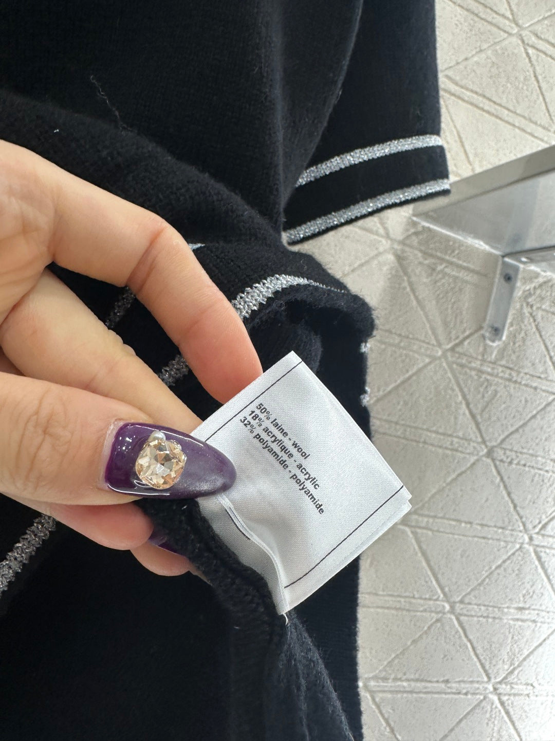 Striped edge wrapped short sleeved shirt