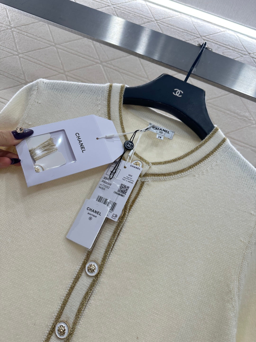 Striped edge wrapped short sleeved shirt