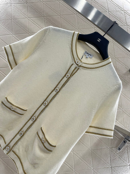 Striped edge wrapped short sleeved shirt