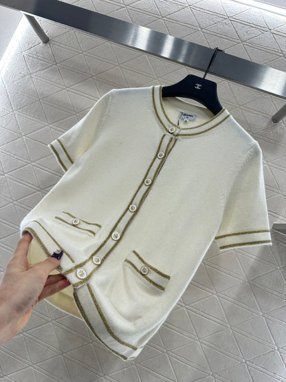 Striped edge wrapped short sleeved shirt