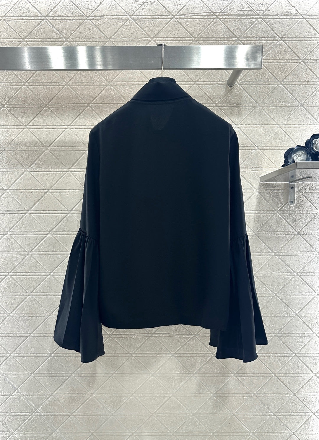 Bow ribbon wide sleeved shirt