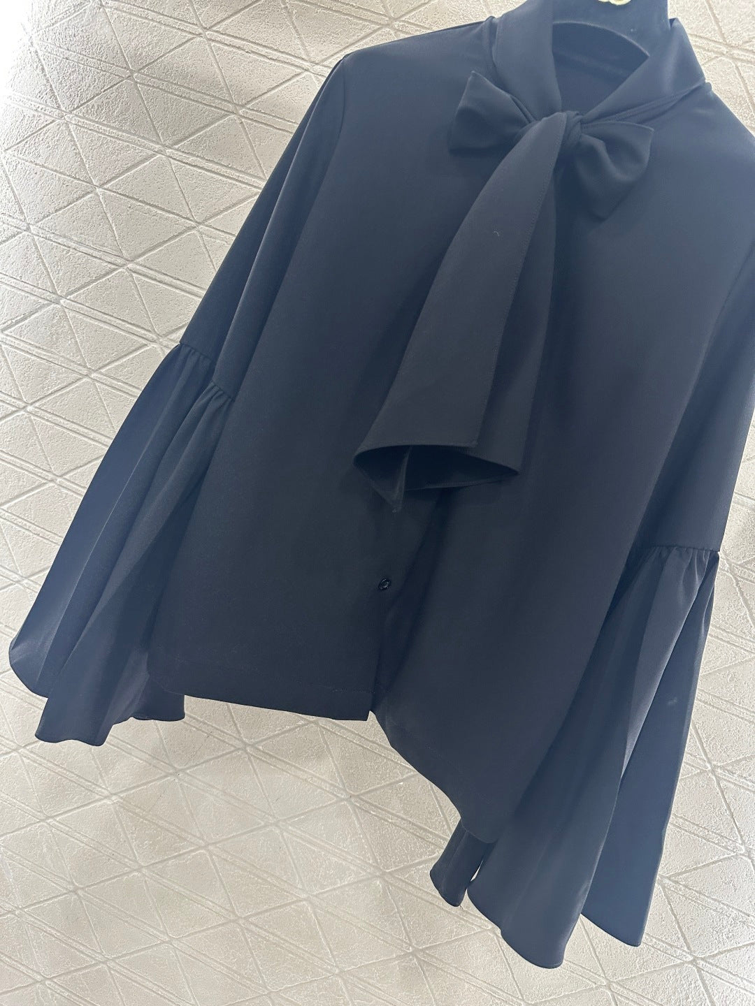 Bow ribbon wide sleeved shirt