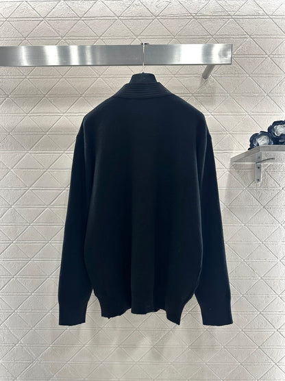 V-neck diagonal knit cardigan