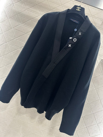 V-neck diagonal knit cardigan