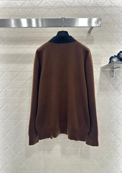 V-neck diagonal knit cardigan