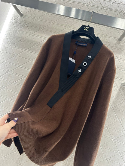 V-neck diagonal knit cardigan