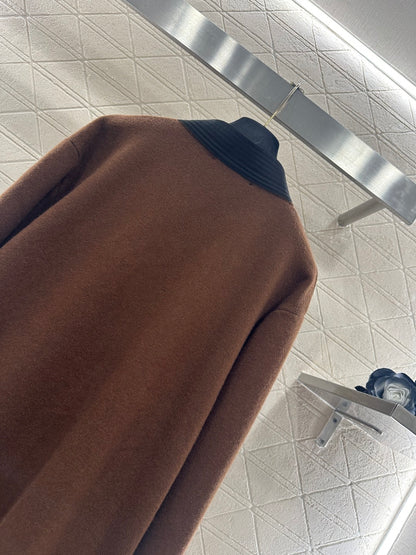 V-neck diagonal knit cardigan