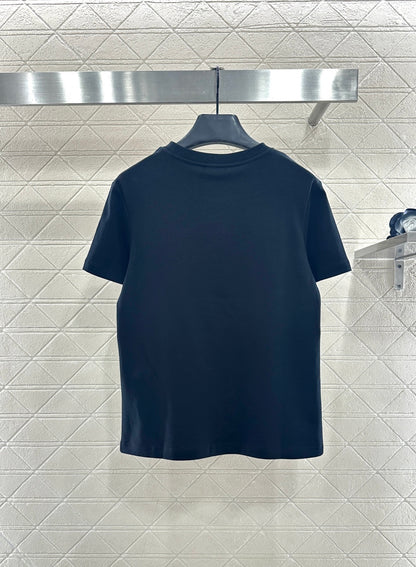 Round neck embroidered beaded logo 𝑇𝑒𝑒