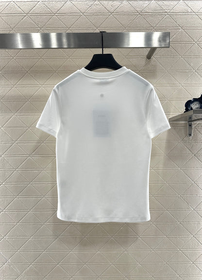 Round neck embroidered beaded logo 𝑇𝑒𝑒