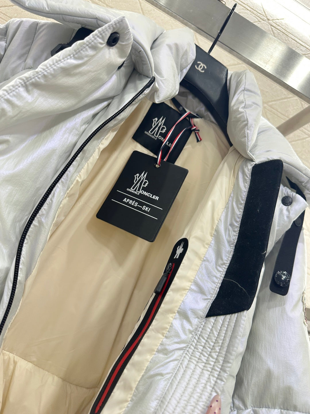 Flip collar jacket, reflective down jacket