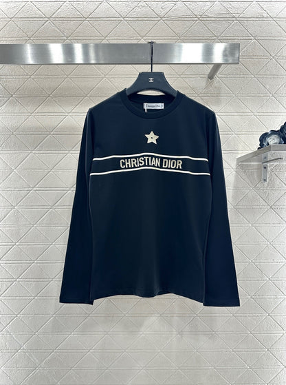 Round neck embroidered letter long sleeved shirt