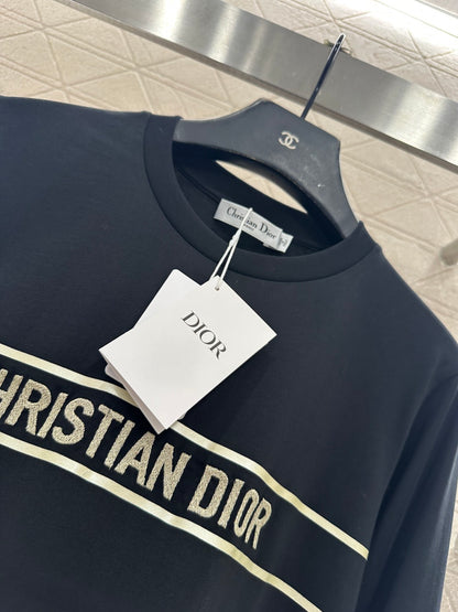 Round neck embroidered letter long sleeved shirt