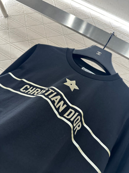 Round neck embroidered letter long sleeved shirt