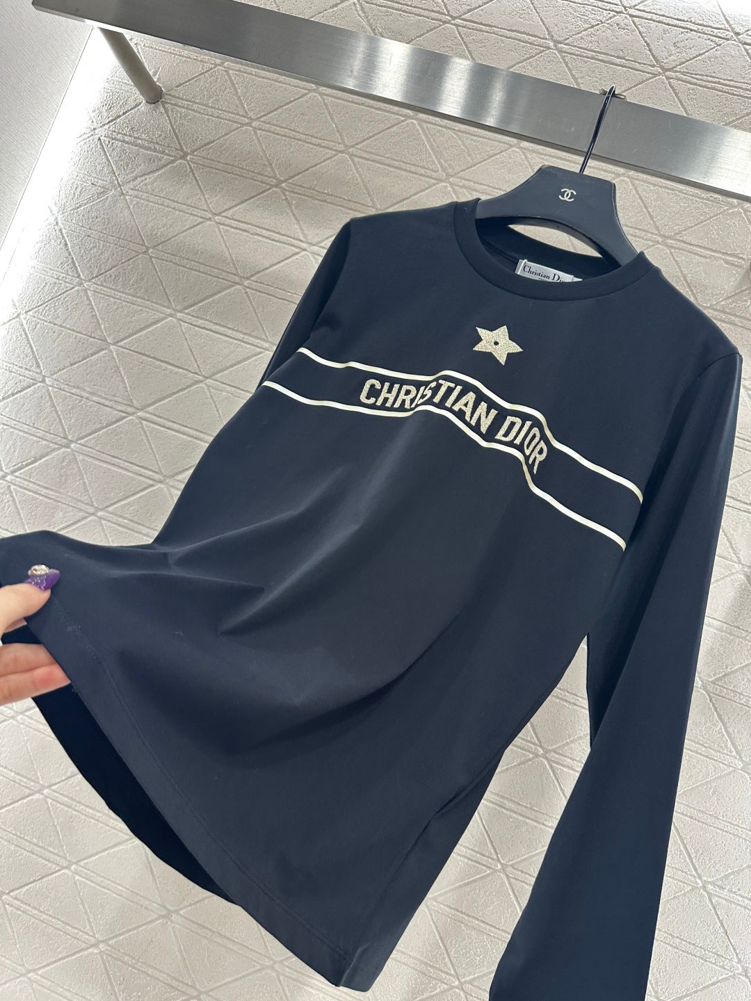 Round neck embroidered letter long sleeved shirt