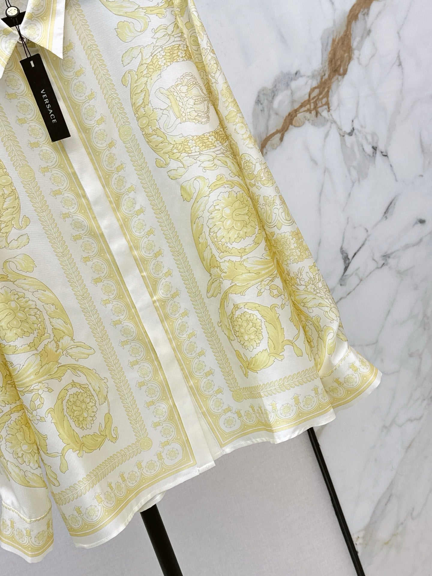 Baroque positioning printed silk shirt