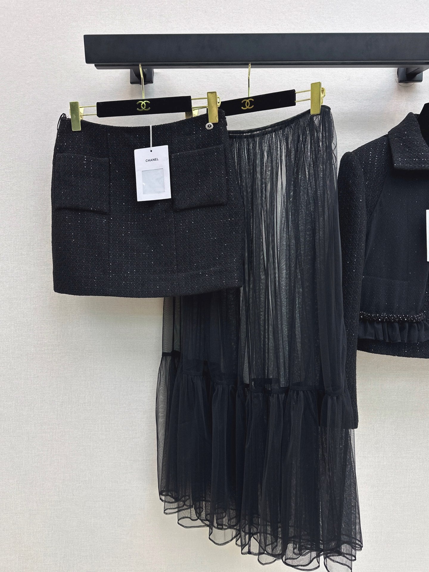 Two piece set of Xiaoxiangfeng woven half skirt and mesh long skirt