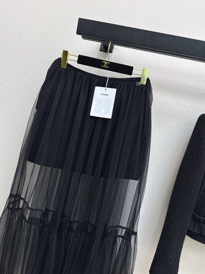 Two piece set of Xiaoxiangfeng woven half skirt and mesh long skirt